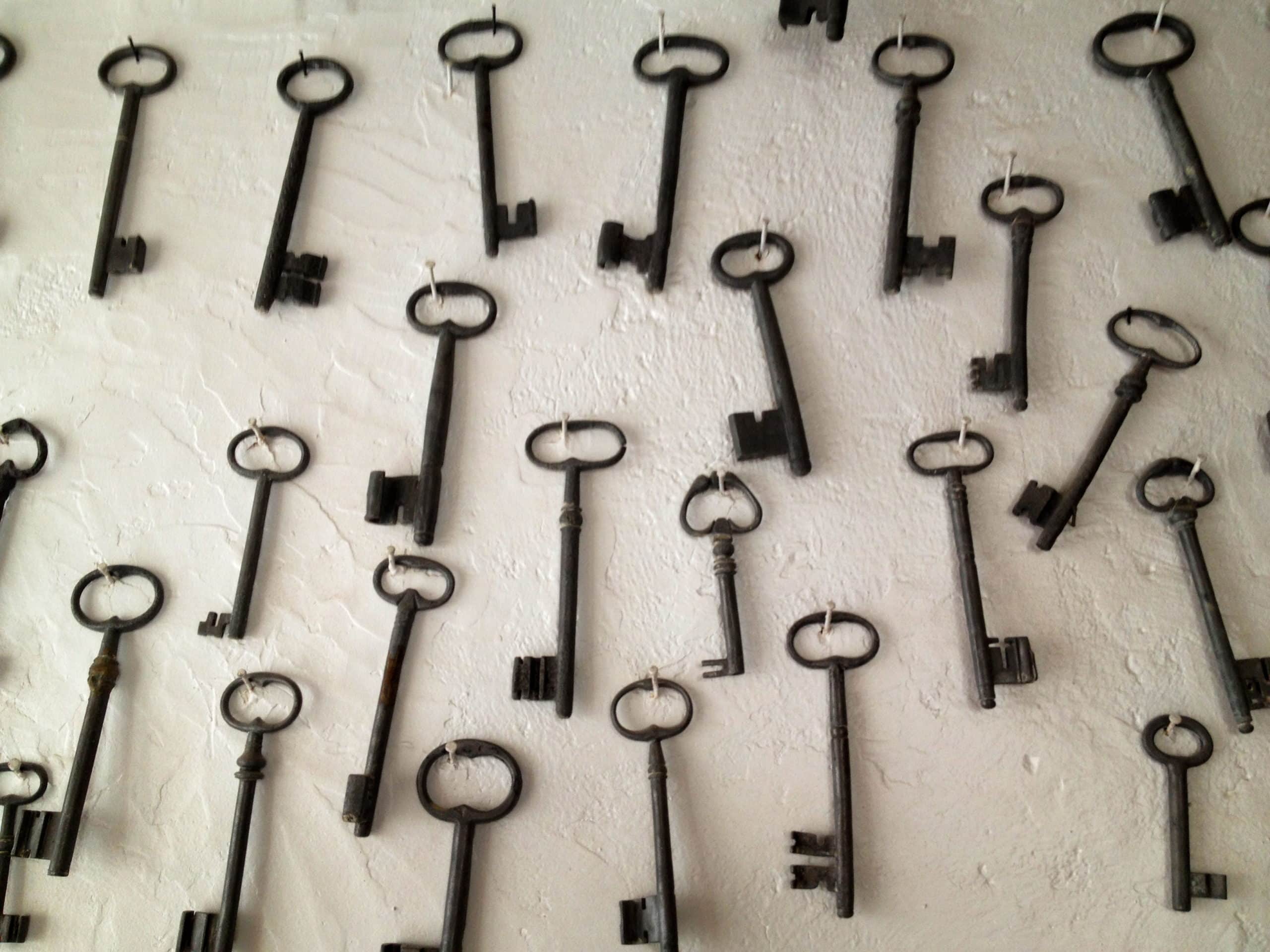 Old Keys: Vintage Obsession #19 - iacf antiques fairs